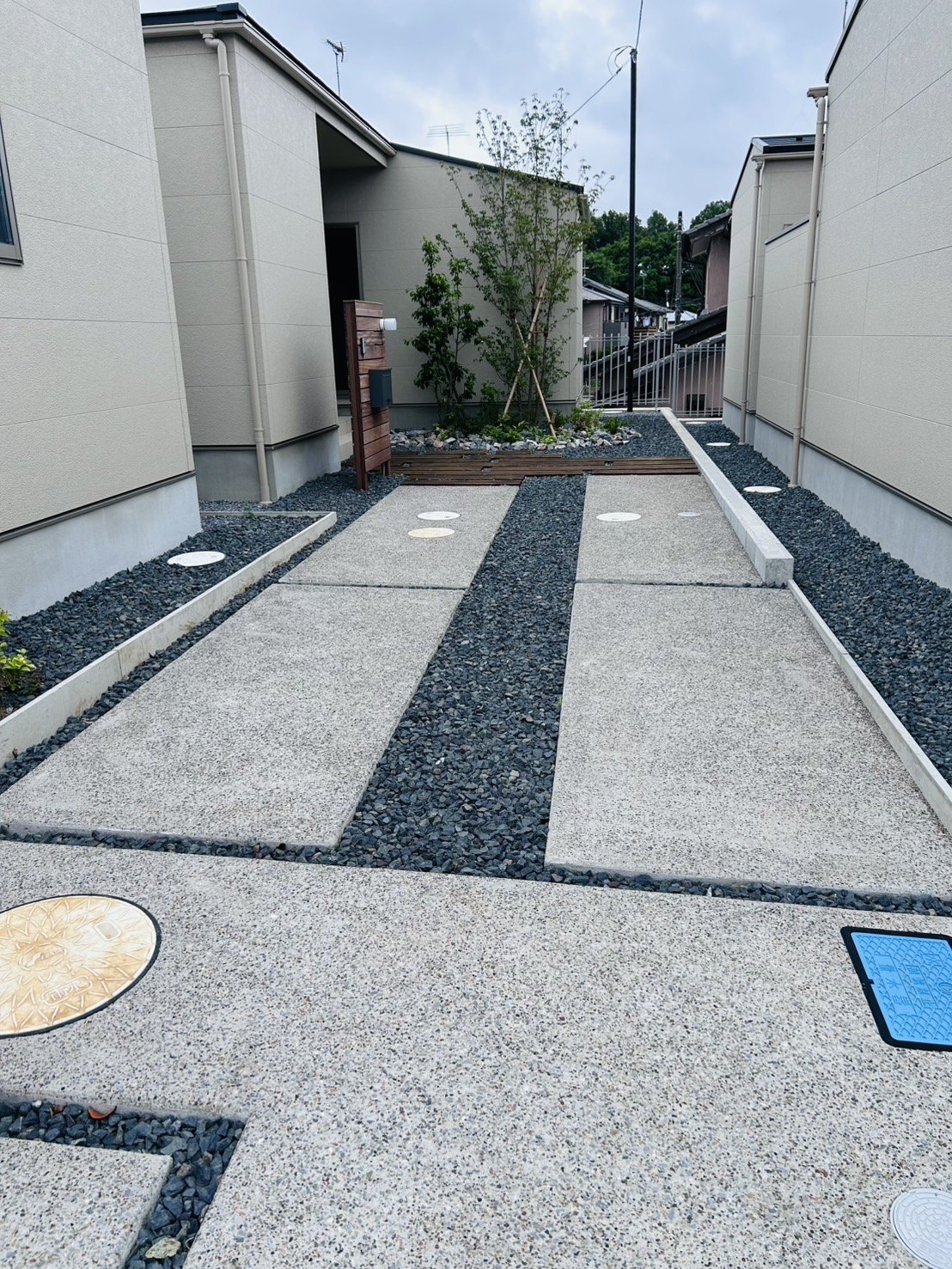 千葉市の玄関アプローチと外構全体